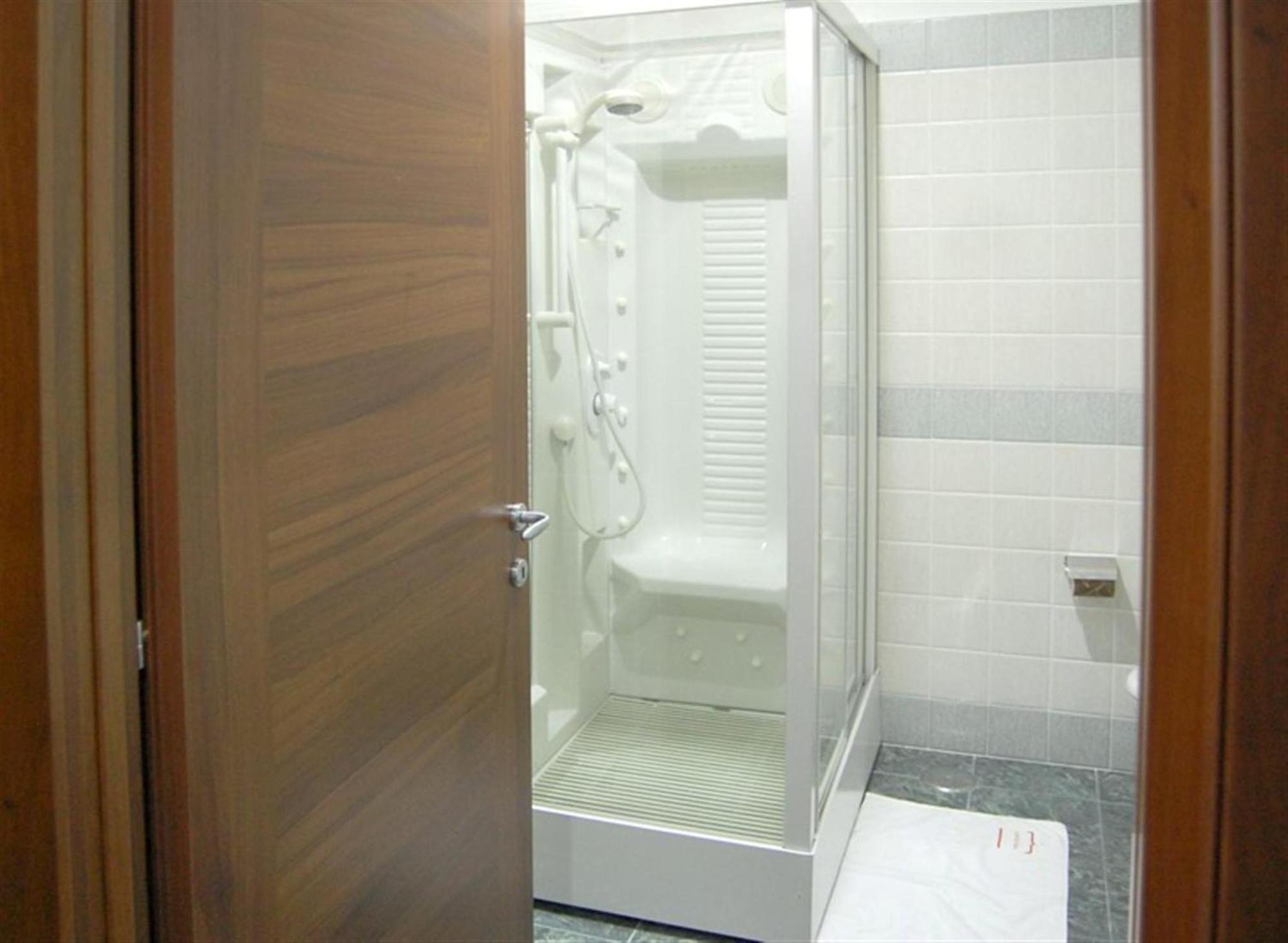Vea Resort Hotel Меркато Сан Северино Екстериор снимка