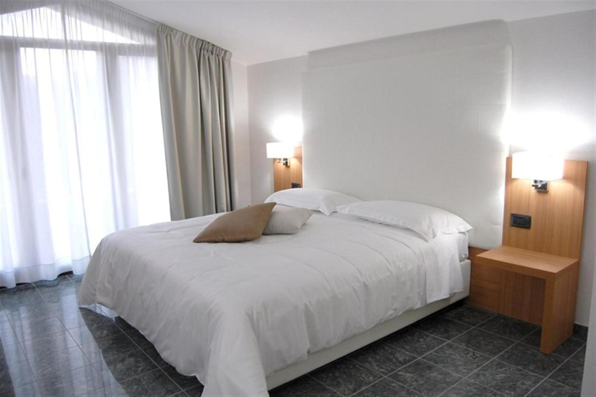 Vea Resort Hotel Меркато Сан Северино Екстериор снимка
