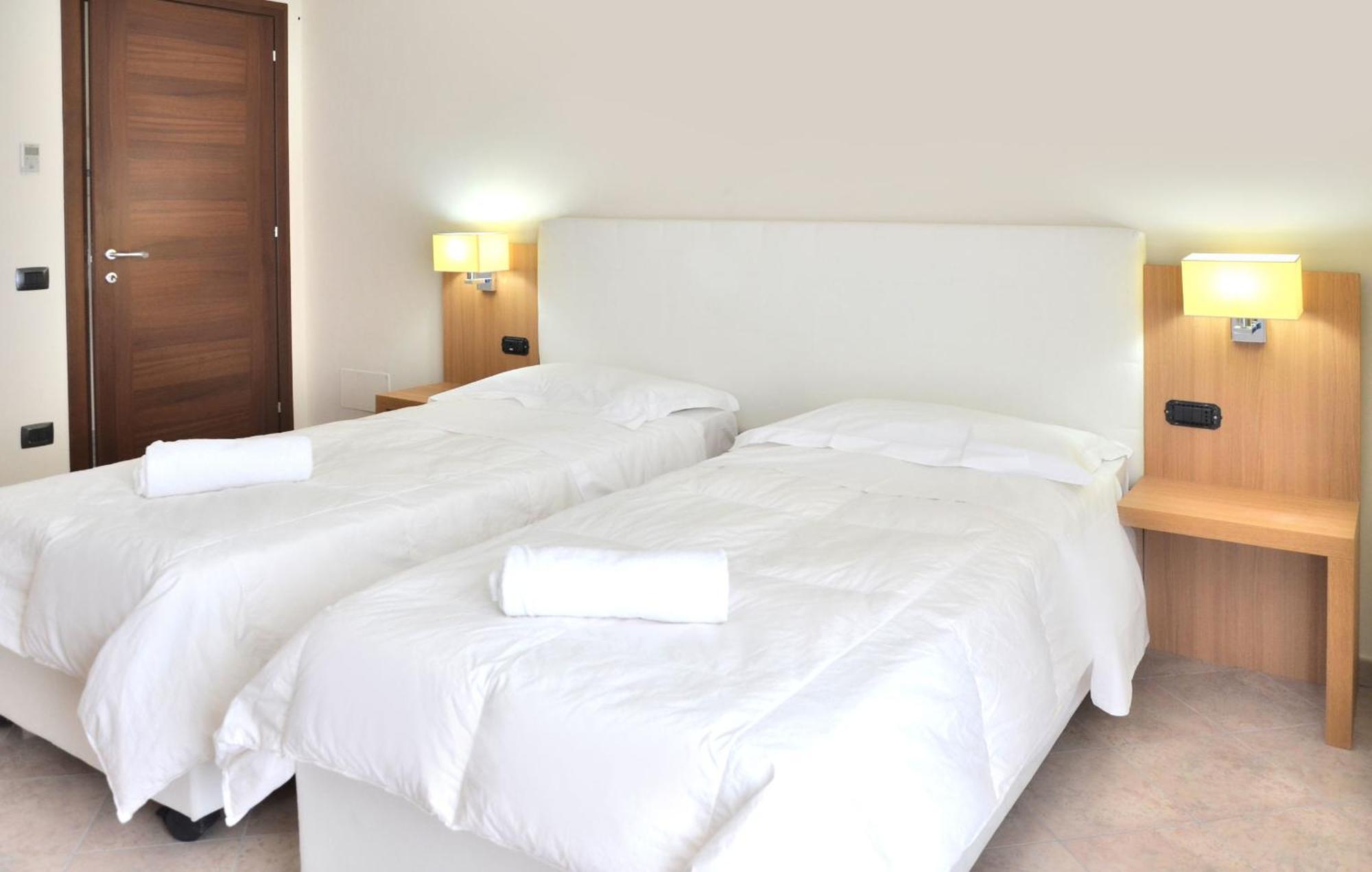 Vea Resort Hotel Меркато Сан Северино Стая снимка