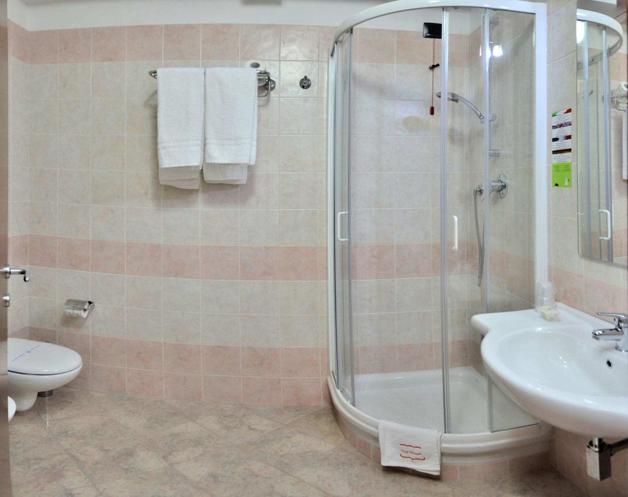 Vea Resort Hotel Меркато Сан Северино Стая снимка