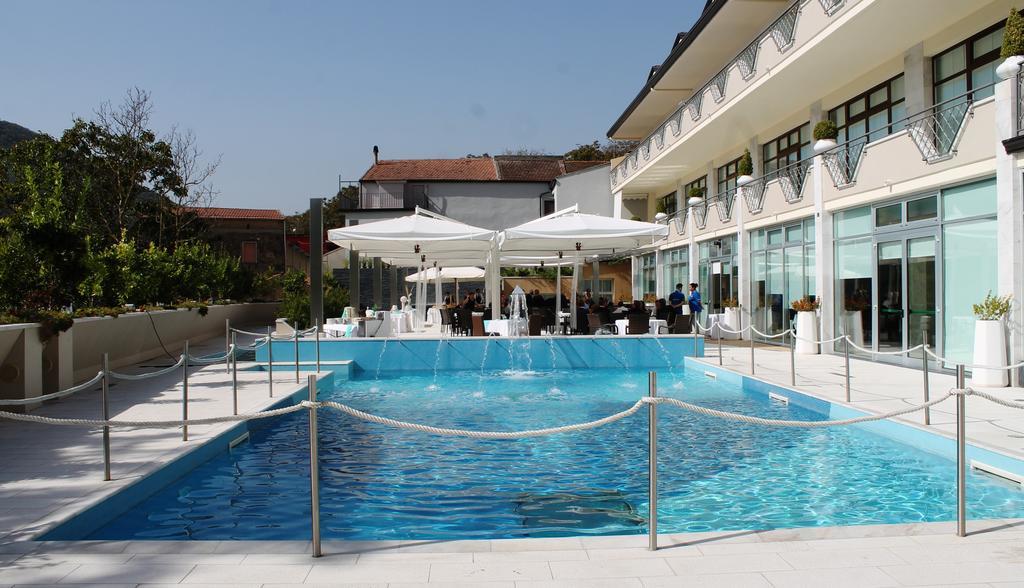 Vea Resort Hotel Меркато Сан Северино Екстериор снимка