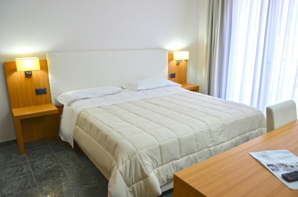 Vea Resort Hotel Меркато Сан Северино Стая снимка