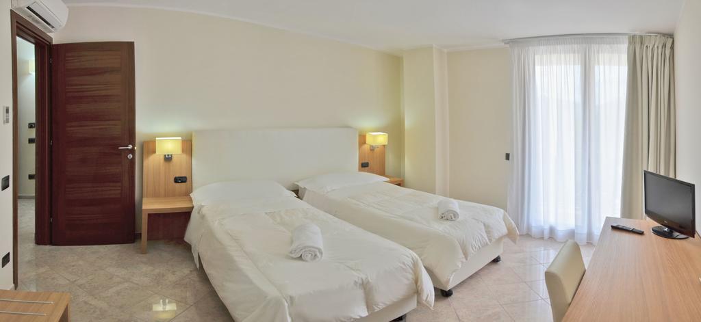 Vea Resort Hotel Меркато Сан Северино Екстериор снимка