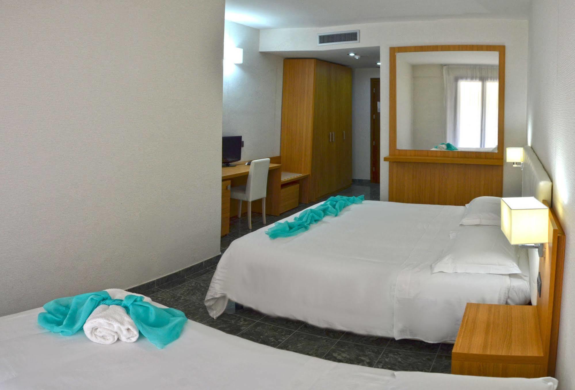 Vea Resort Hotel Меркато Сан Северино Екстериор снимка