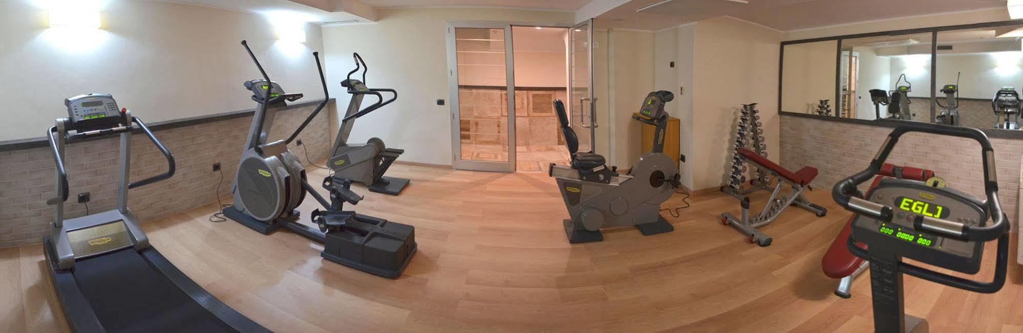 Vea Resort Hotel Меркато Сан Северино Екстериор снимка