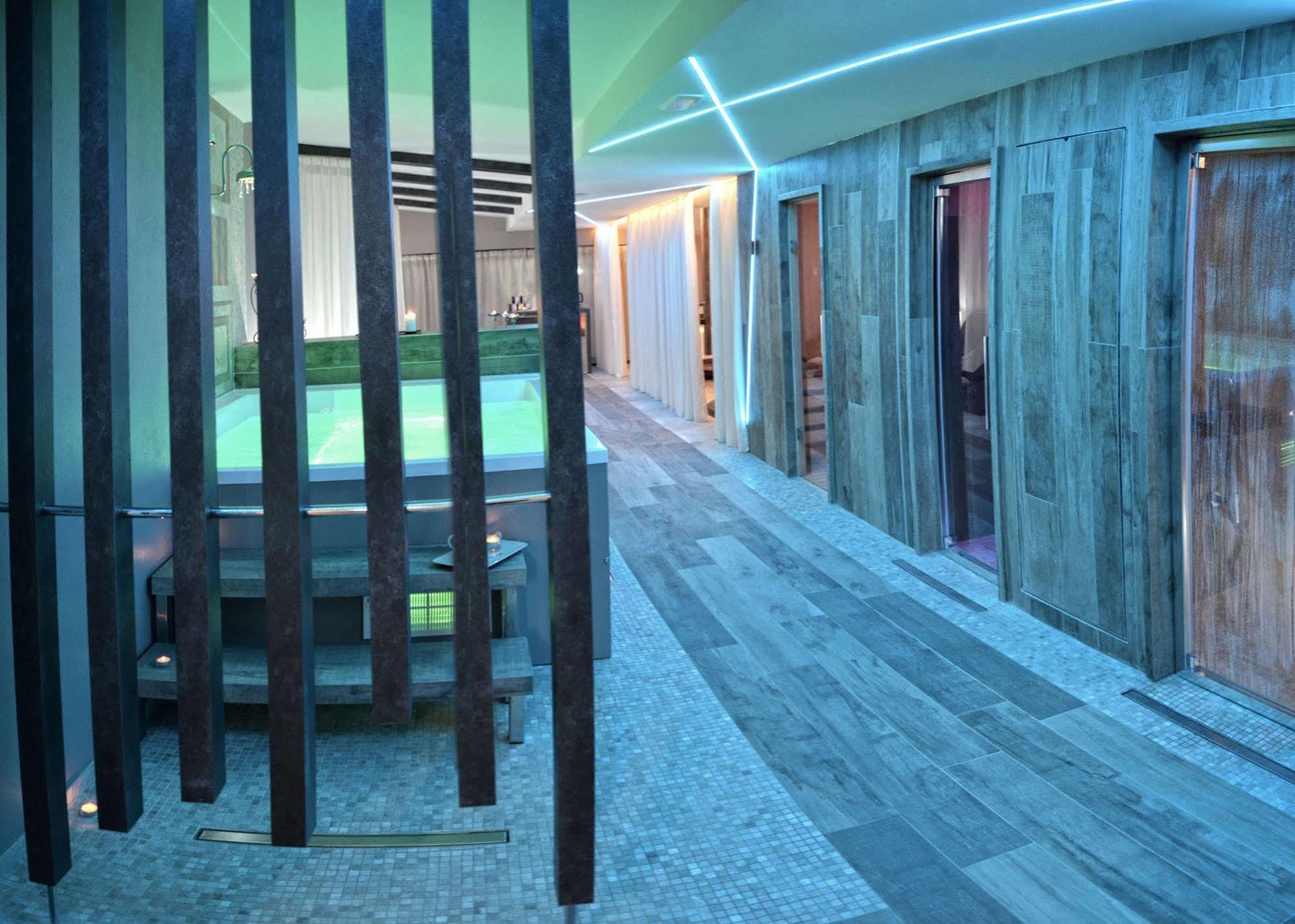 Vea Resort Hotel Меркато Сан Северино Екстериор снимка