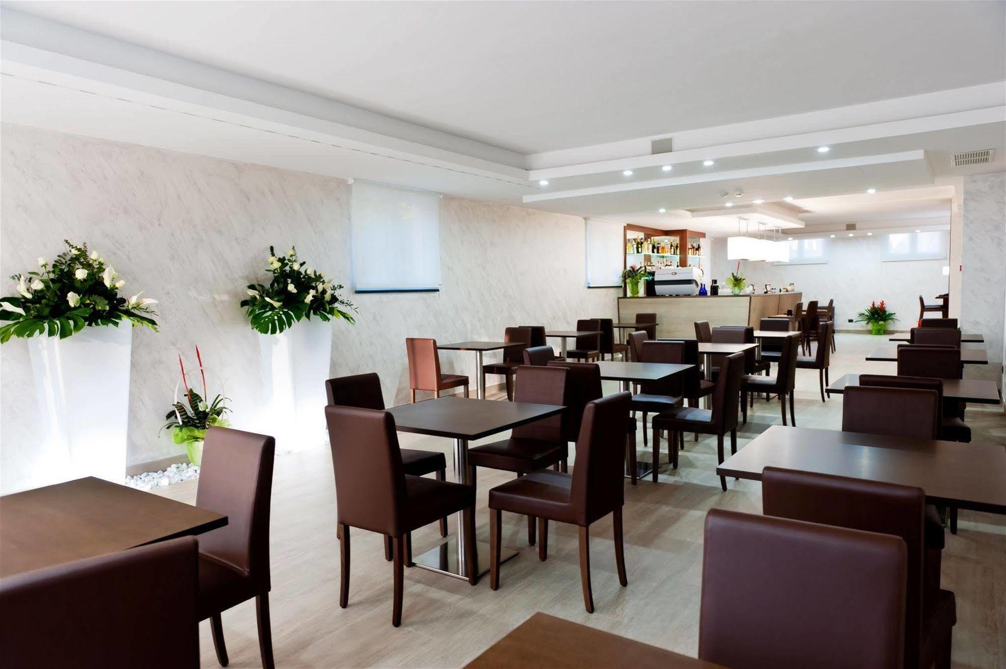 Vea Resort Hotel Меркато Сан Северино Екстериор снимка